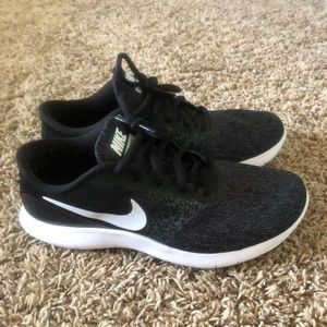 Nike Flex Contact Womens Size 8 Black and Grey